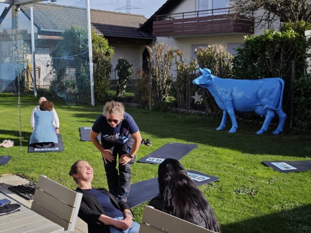 Wer hat heute schon was Gutes für sich getan?
Bei WILD achten wir auf uns – mit Bewegung, Achtsamkeit und tollen Tipps von unserer Physiotherapeutin.
So bleiben wir entspannt, beweglich und voller Energie. 💙
#TeamWILD #WorkLifeBalance #GesundAmArbeitsplatz #BewegungTutGut #WildSpirit