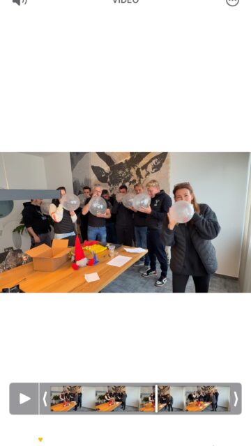 Was machen die da? Wir „pusten“ unsere Einladungen für die Weihnachtsfeier in Ungarn raus 🙈😂 das Team in Gyöngyös hat uns diese Überraschung zukommen lassen und wir haben die Herausforderung gemeistert! Wir machen uns morgen auf den Weg und freuen uns riesig! 🥳
#wild #connect #hungary #christmas #team