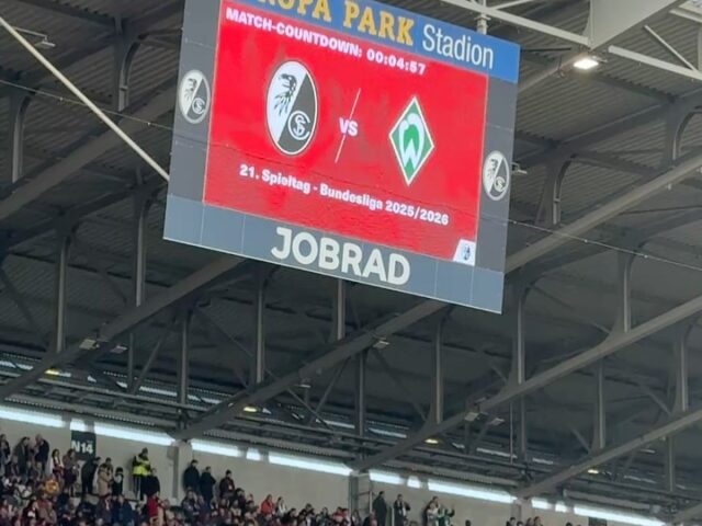 Werder Bremen zu Gast im Europa-Park Stadion. Trotz Unterzahl in Halbzeit zwei holt sich der SC Freiburg den Heimsieg. 
Das WILD-Team hat natürlich mitgefiebert 💙 

Werder Bremen visited the Europa-Park Stadium. Despite being a man down in the second half, SC Freiburg secured the home win. The WILD team was cheering them on! 💙 

A Werder Bremen az Europa-Park Stadionban vendégszerepelt. A SC Freiburg a második félidőben emberhátrányban játszott, mégis megszerezte a hazai győzelmet.
A WILD csapat együtt szurkolt 💙 

#soccer #game #goal #scfreiburg #werderbremen
