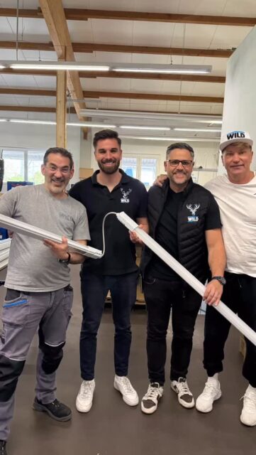 Unser Kleinteile-Lager erstrahlt jetzt noch heller! Bei der Montage der neuen LED-Beleuchtung erhielt Giacomo tatkräftige Unterstützung von der Geschäftsführung – Teamwork, das sich sehen lassen kann. 💙

Our small-parts warehouse is now shining even brighter! During the installation of the new LED lighting, Giacomo received active support from the management – teamwork that truly speaks for itself. 💙 

A kisalkatrész-raktárunk most még fényesebben ragyog! Az új LED-világítás felszerelése során Giacomót a vezetőség is aktívan támogatta – ez a csapatmunka önmagáért beszél. 💙

#light #new #bright #led #team