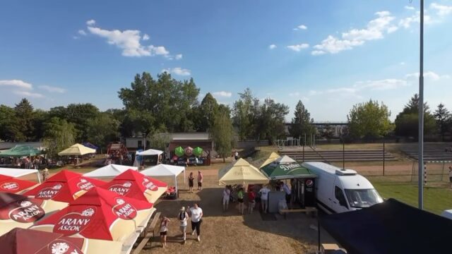 Ein schöner Drohnenblick auf unser WILD Sommerfest in Ungarn: 36 Grad, kühle Getränke, viel Schatten, gute Stimmung, jede Menge Spaß und Genuss. Ein rundum gelungener Sommertag mit vielen schönen Momenten. 💙
A beautiful drone shot of our WILD summer party in Hungary — 36 degrees, cold drinks, plenty of shade, great vibes, lots of fun, and plenty to enjoy. A perfect summer day filled with memorable moments. 💙
Lenyűgöző drónfelvétel a WILD magyarországi nyári eseményéről – 36 fok, hűsítő italok, kellemes árnyék, fantasztikus hangulat, felejthetetlen pillanatok és igazi nyári életérzés. Egy különleges nap, amelyet sokáig emlegetni fogunk. 💙
#gyöngyös #hungary #summervibes☀️ #party #oneteam