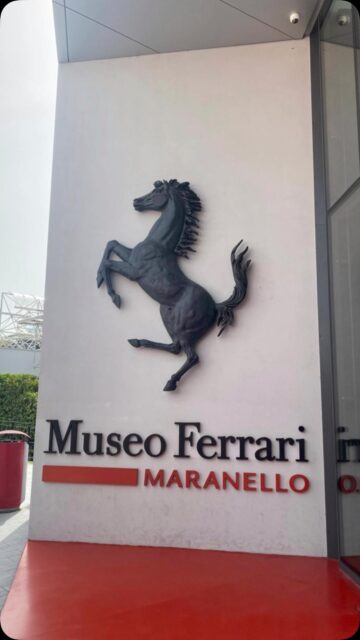 Wild Connect in Maranello! Unser ehemaliger Firmeninhaber Hans-Jürgen Wild hat das Ferrari Museum besucht – natürlich mit unserer Wild Connect Flasche im Gepäck…
Liebe verbindet Herzen – Wild Connect alles andere.💙
Wild Connect in Maranello! Our former owner Hans-Jürgen Wild visited the legendary Ferrari Museum – of course, with our Wild Connect bottle.
Love connects hearts – Wild Connect connects everything else.💙
Wild Connect Maranellóban! Korábbi tulajdonosunk, Hans-Jürgen Wild ellátogatott a legendás Ferrari Múzeumba – természetesen a Wild Connect palackunk is vele tartott.
„A szerelem összeköti a szíveket – a WILD Connect minden mást.” 💙
#wild #connect #Ferrari #Maranello #italy